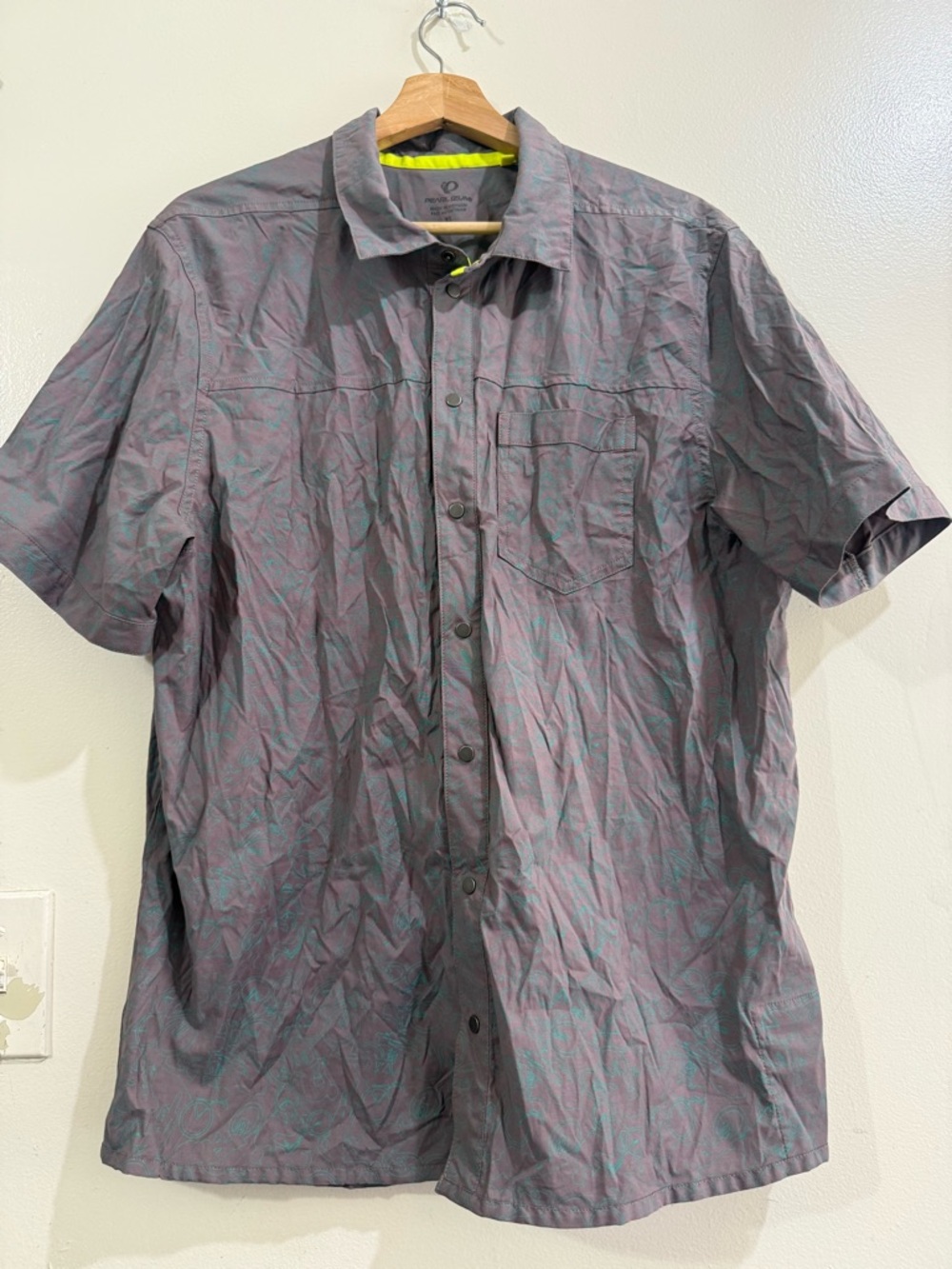 Pearl Izumi Gray Short-Sleeve Button-Down Shirt with Teal Trim
